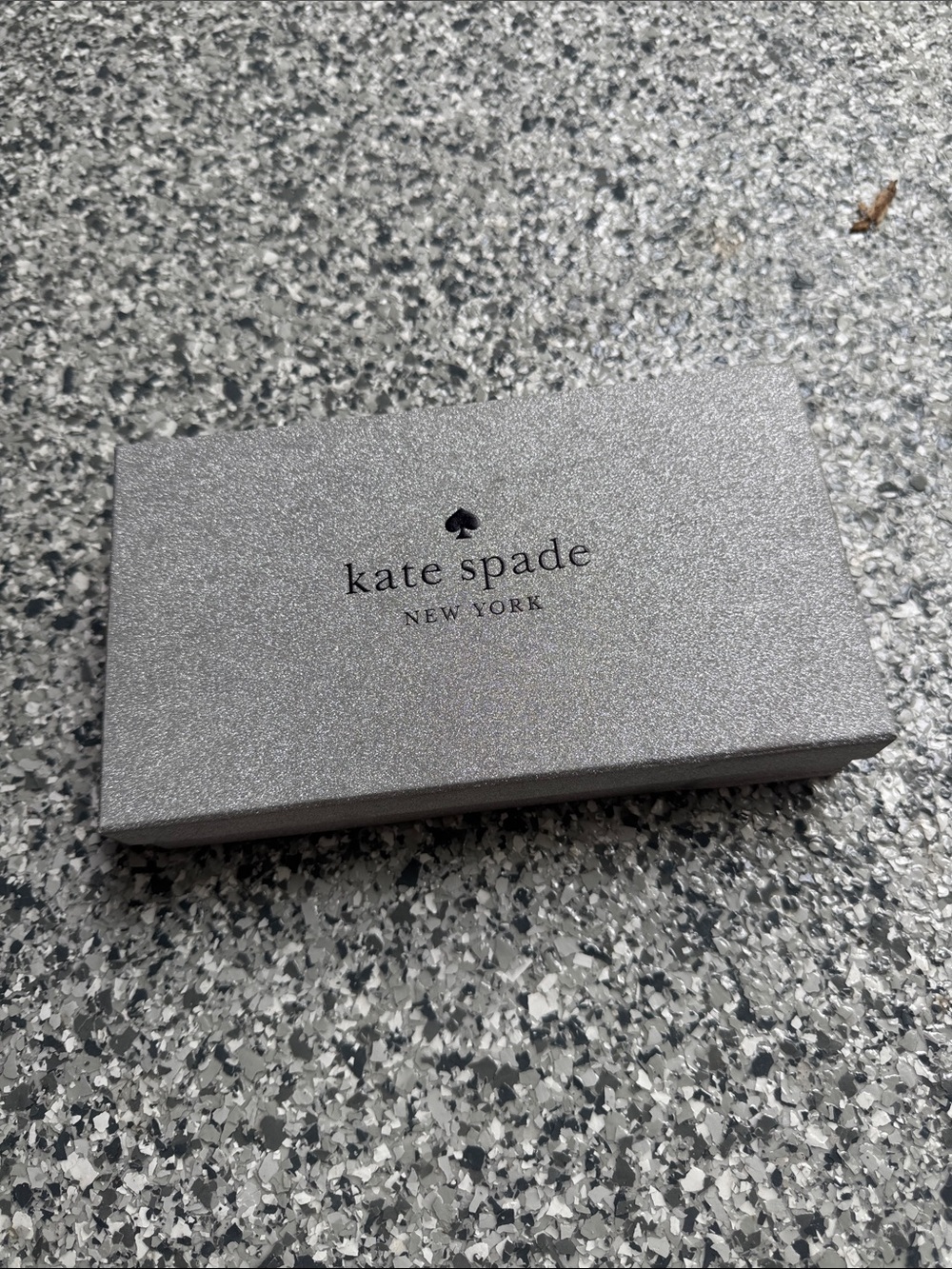 kate spade wristlet zip up wallet